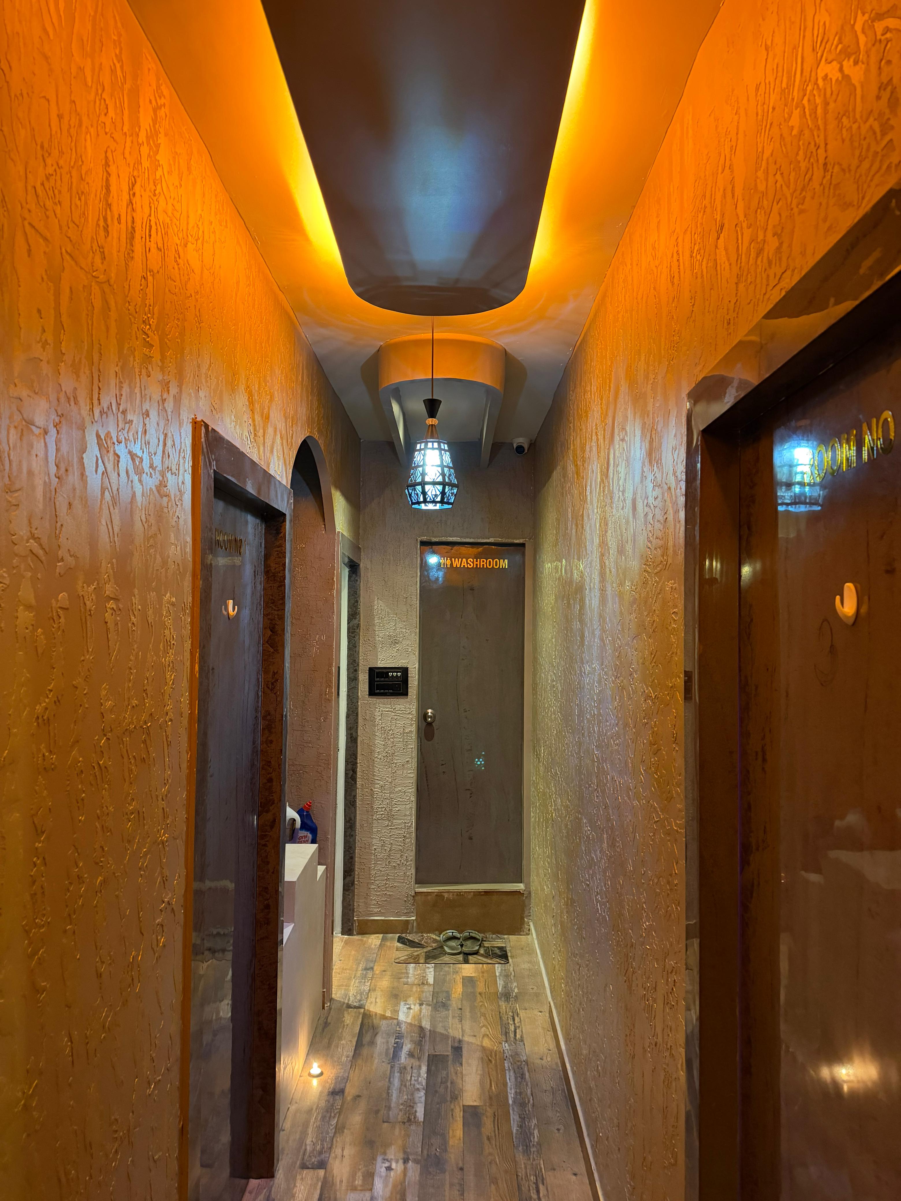 Interior 5